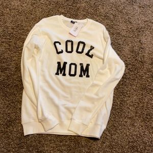 White sweater saying cool mom size M